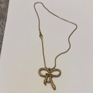 Elegant  Bow Pendant Necklace